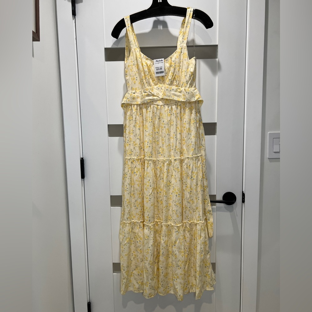 New With Tags Trixxi Light Yellow Floral Maxi Dress Medium NWT